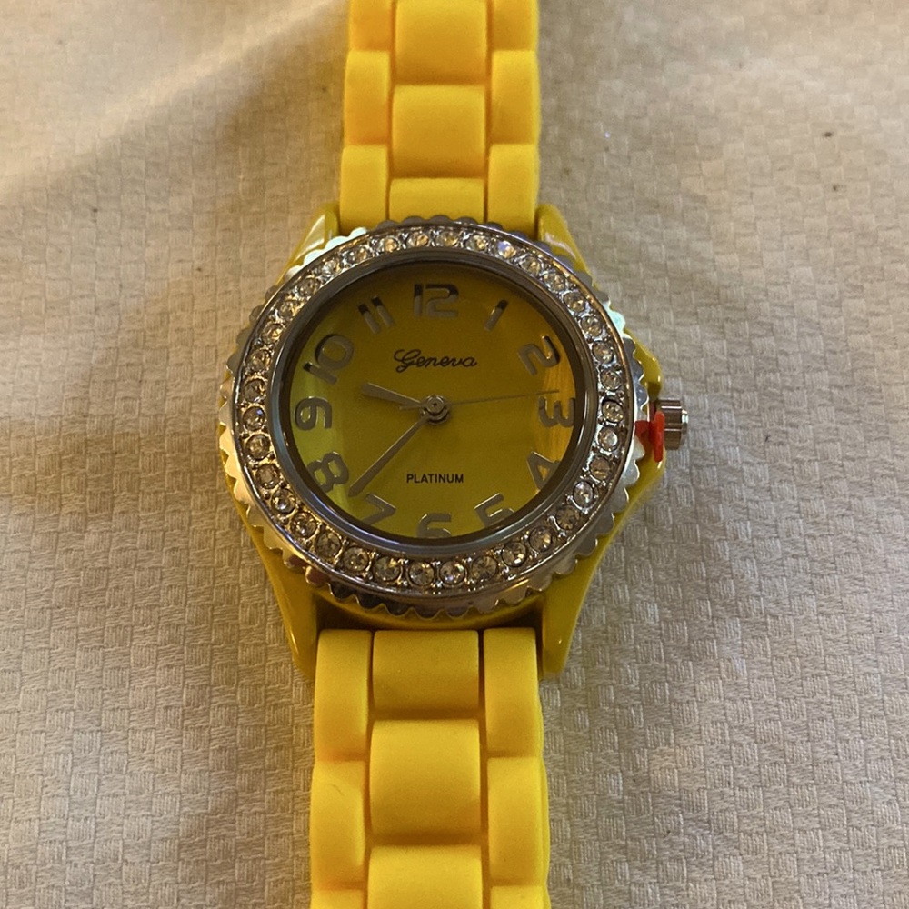 Yellow silicon watch